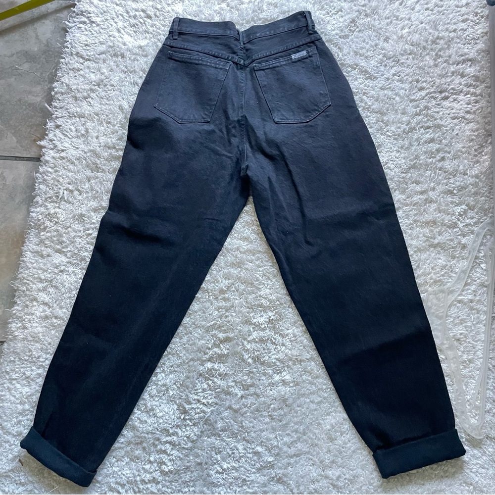 Black high waisted  mom jeans.vintage.